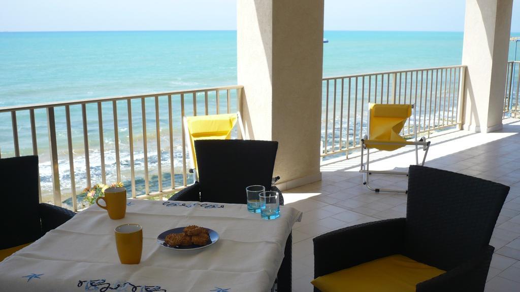 Casa Sul Mare Con Vista Mozzafiato Appartement Donnalucata  Buitenkant foto