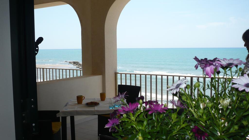 Casa Sul Mare Con Vista Mozzafiato Appartement Donnalucata  Buitenkant foto